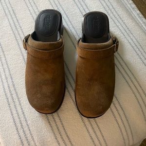 RE/DONE suede leather clogs.
